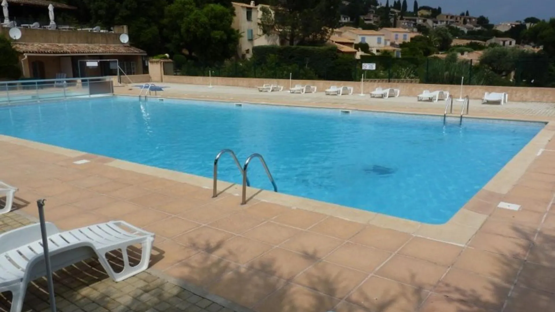 Mas 2 Chambres Avec Terrasse Et Jardin Privatif - Fr-1-726-61 La Croix-Valmer France